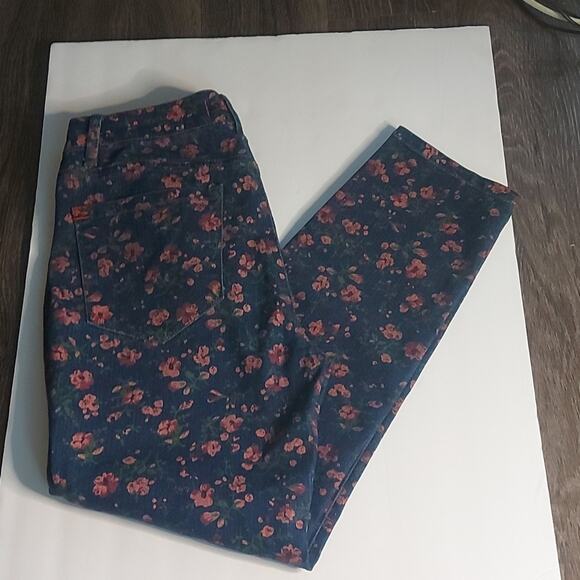 BDG Floral Grazer High Rise Jean 30 NEW Classic Preppy Fairycore Prints Bohemian - Picture 1 of 11